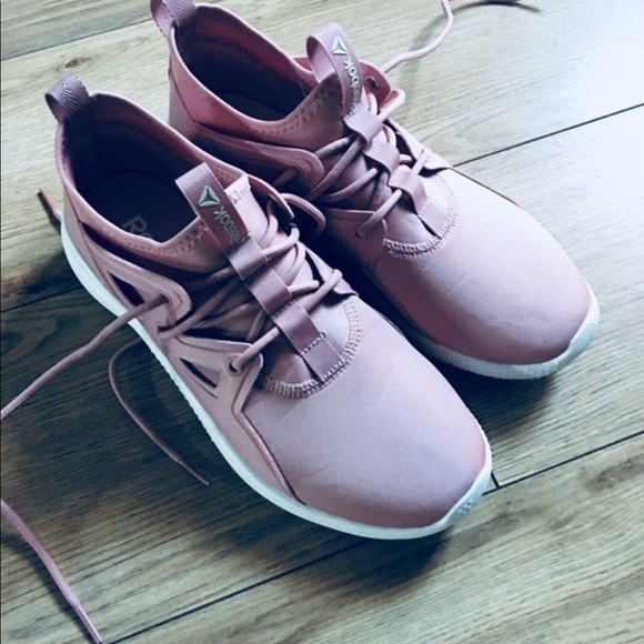 Reebok Shoes - Women shoes